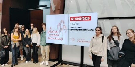 Powiększ grafikę: dziewiaty-gdanski-tydzien-demokracji-638515.jpg