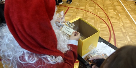 Powiększ grafikę: gala-wolontariatu-2025-666841.jpg