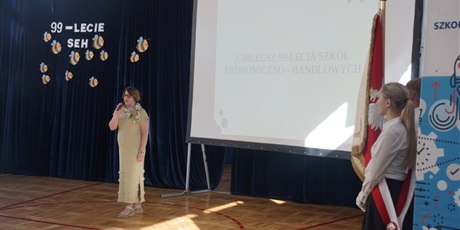 Powiększ grafikę: jubileusz-99-lecia-szkol-ekonomiczno-handlowych-637754.jpg