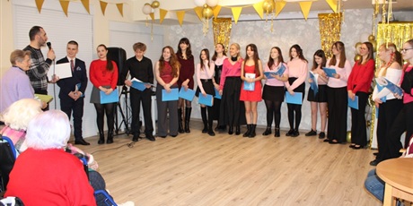 Powiększ grafikę: koncert-walentynkowy-do-zakochania-jeden-krok-676684.jpg