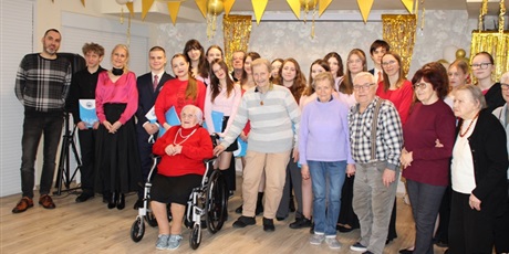 Powiększ grafikę: koncert-walentynkowy-do-zakochania-jeden-krok-676688.jpg