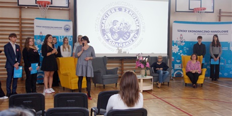 Powiększ grafikę: narodowe-czytanie-29-09-2025-641220.jpg