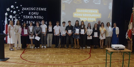 Powiększ grafikę: uroczyste-zakonczenie-roku-szkolnego-2024-2025-634799.jpg