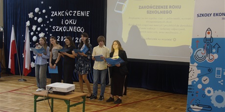 Powiększ grafikę: uroczyste-zakonczenie-roku-szkolnego-2024-2025-634800.jpg