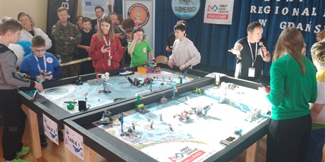Powiększ grafikę: FIRST LEGO League Sezon 2025 „SUBMERGED”