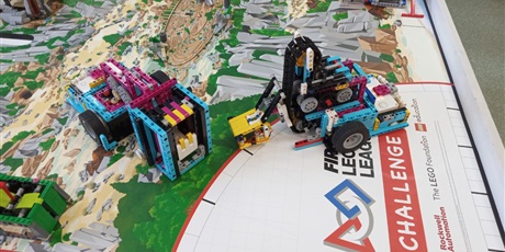 Powiększ grafikę: FIRST LEGO League Sezon 2026 „UNEARTHEAD”